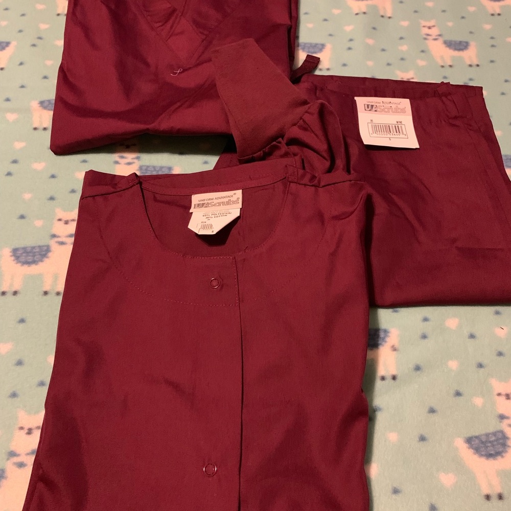 Scrub sets - Picture 3 of 8